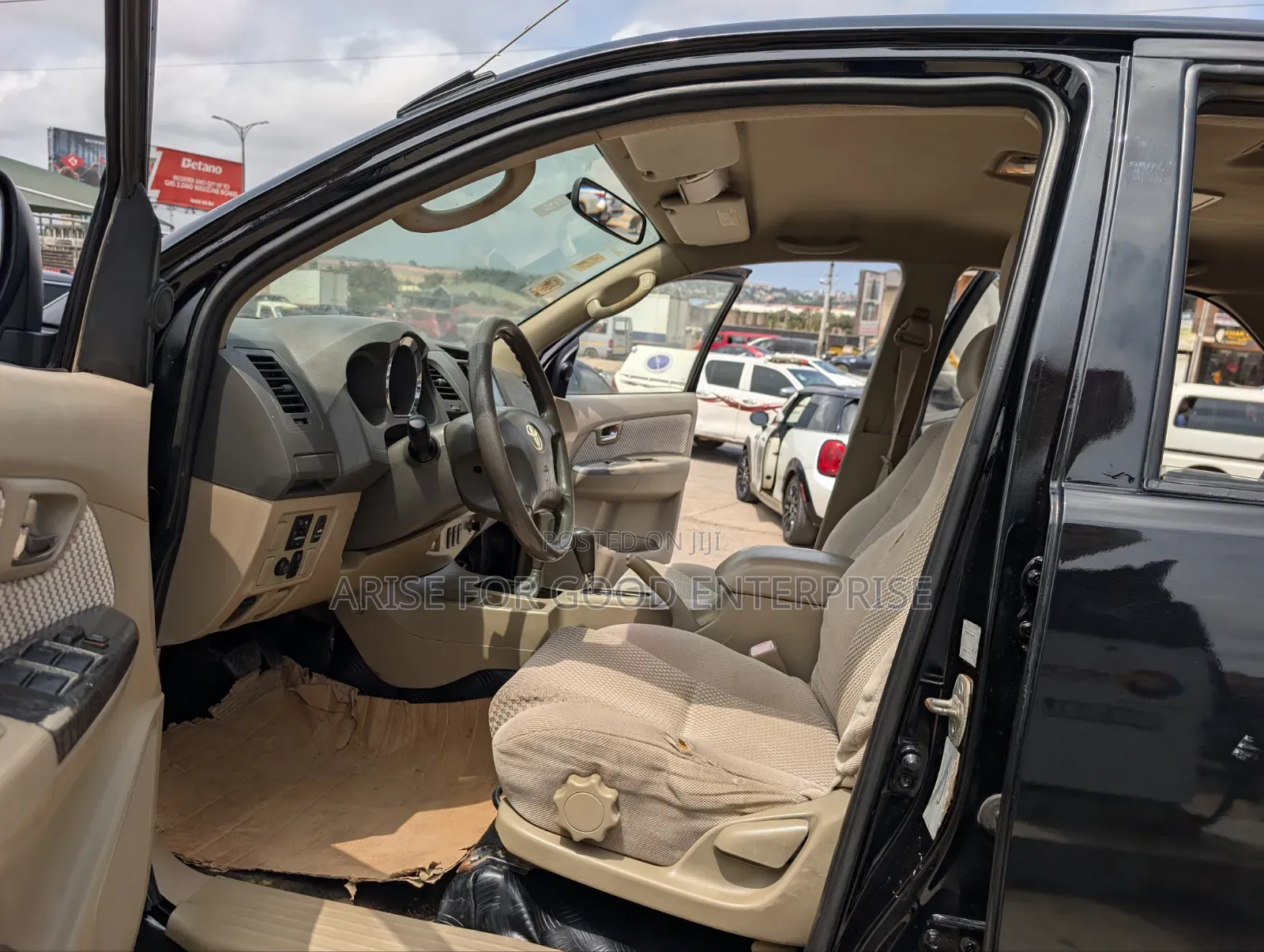 Toyota Fortuner 2.7 AWD 2011 Black