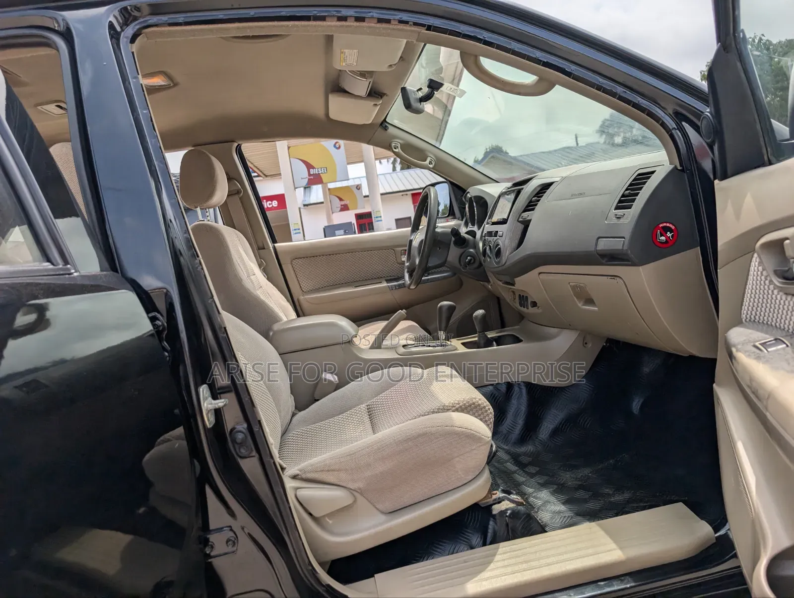 Toyota Fortuner 2.7 AWD 2011 Black