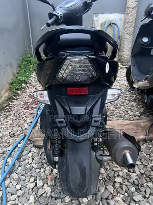 Yamaha 2019 Black
