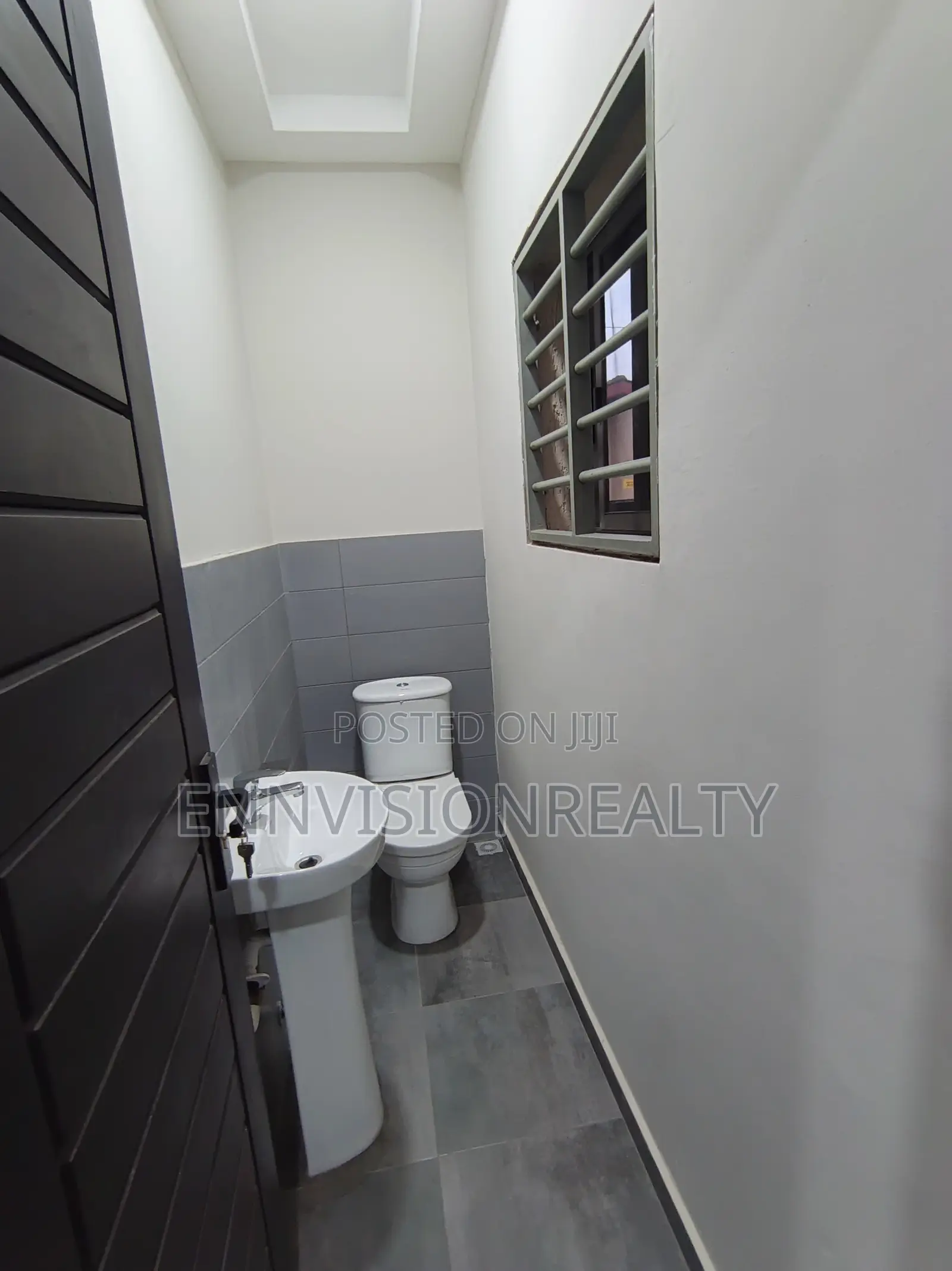 2bdrm Townhouse/Terrace in Post Office Area for sale