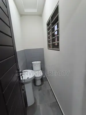 2bdrm Townhouse/Terrace in Post Office Area for sale