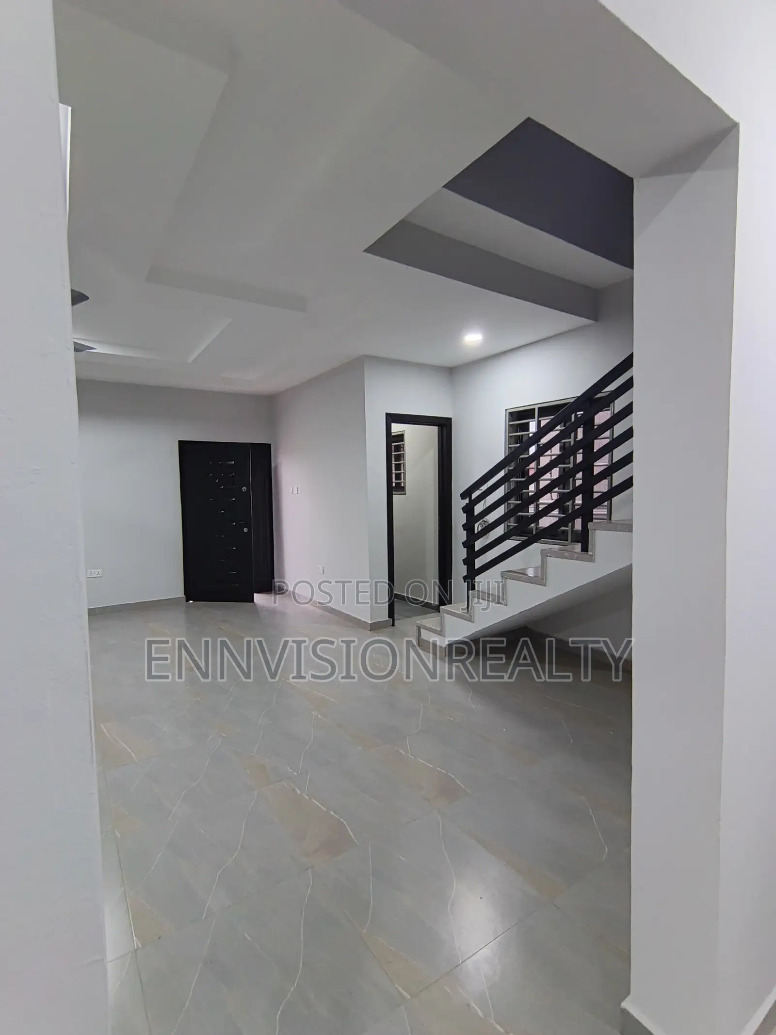 2bdrm Townhouse/Terrace in Post Office Area for sale