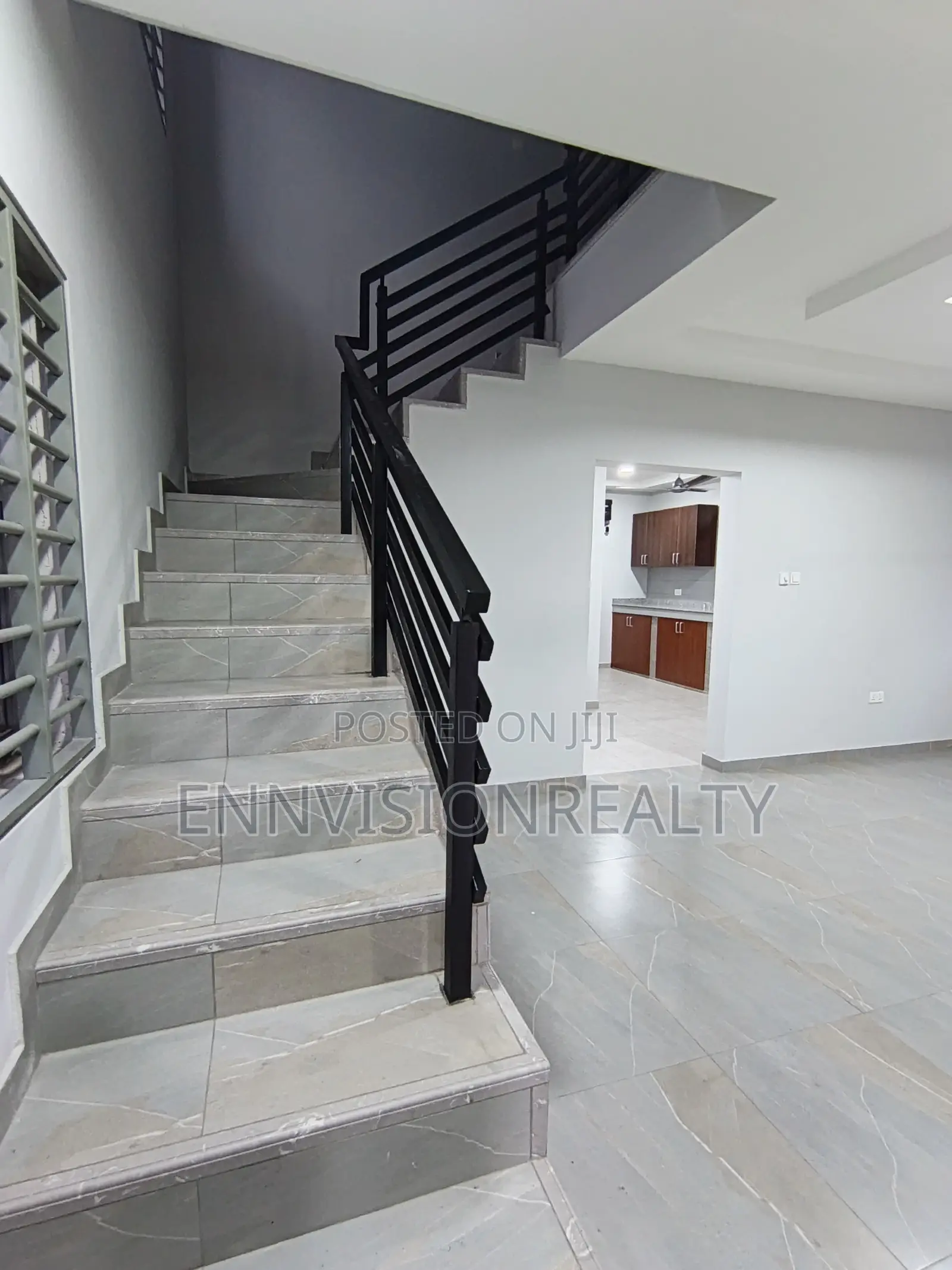 2bdrm Townhouse/Terrace in Post Office Area for sale