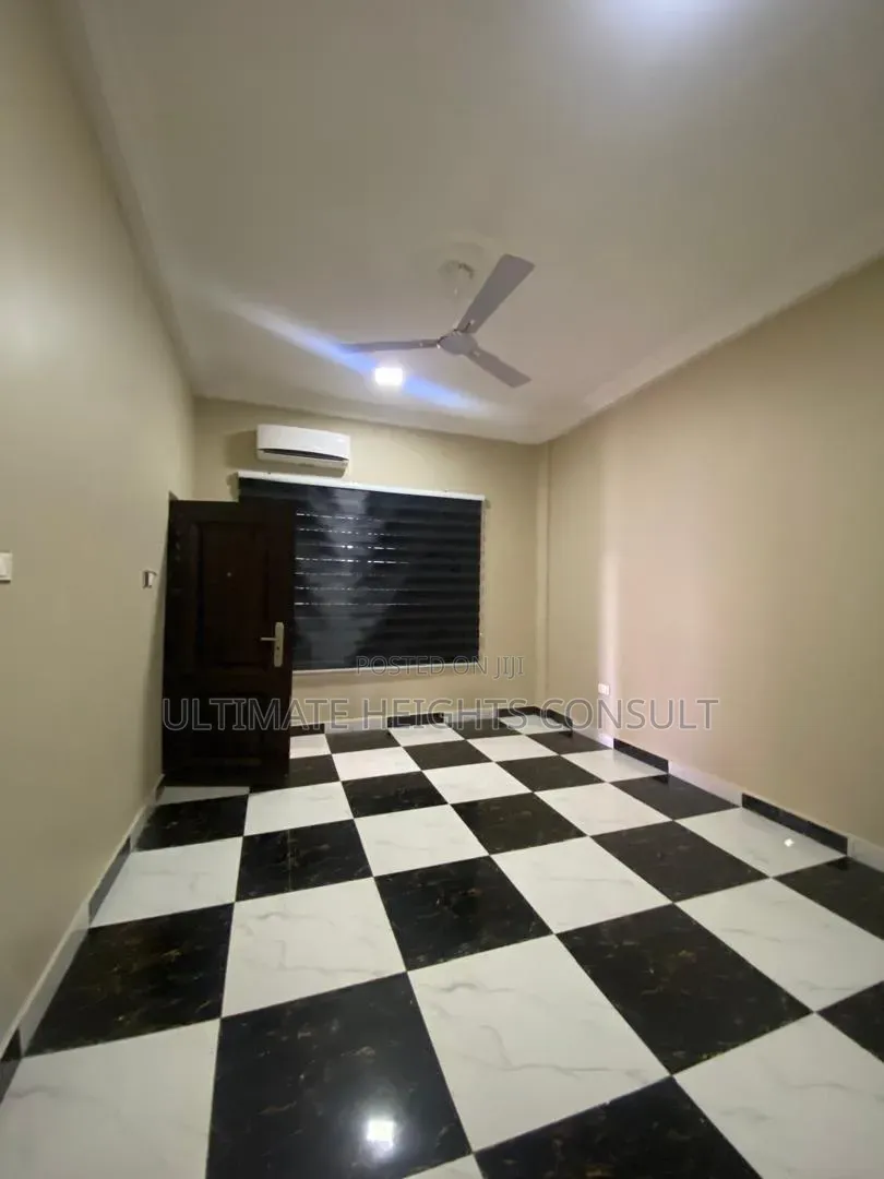 1bdrm Apartment in Dansoman, Round About for rent