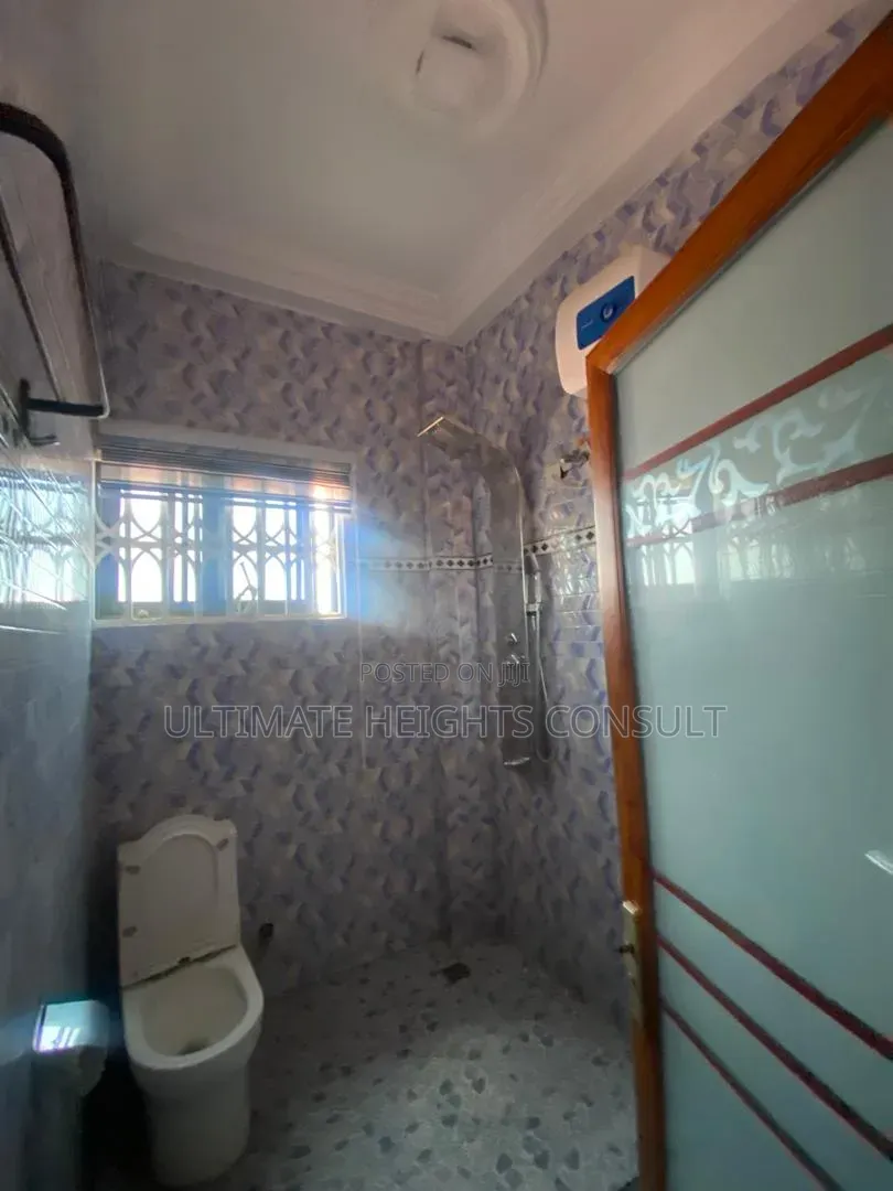 1bdrm Apartment in Dansoman, Round About for rent