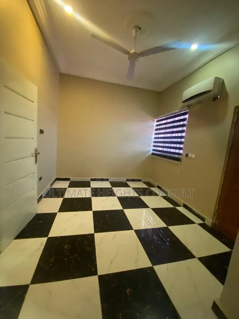 1bdrm Apartment in Dansoman, Round About for rent