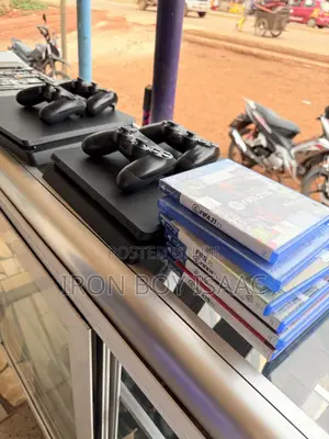 Ps4 Slim 1 Tb and 500gb