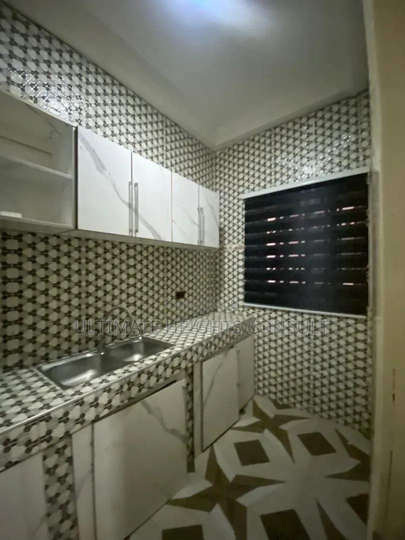1bdrm Apartment in Dansoman, Round About for rent