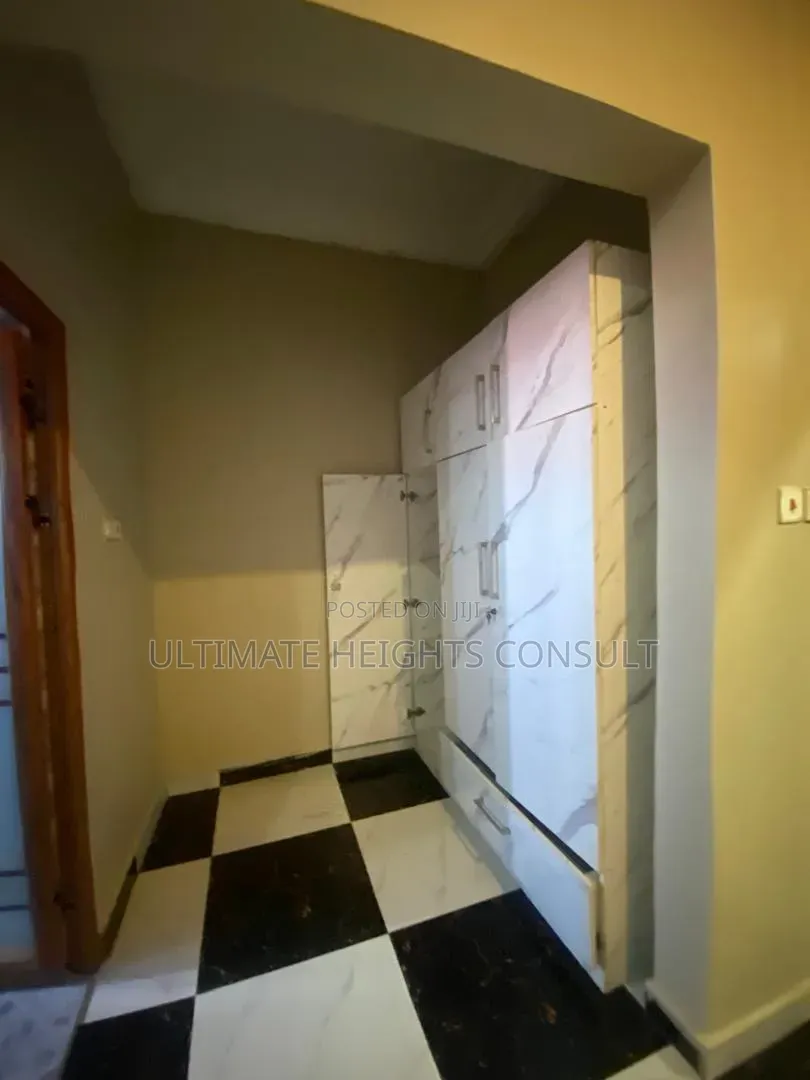 1bdrm Apartment in Dansoman, Round About for rent