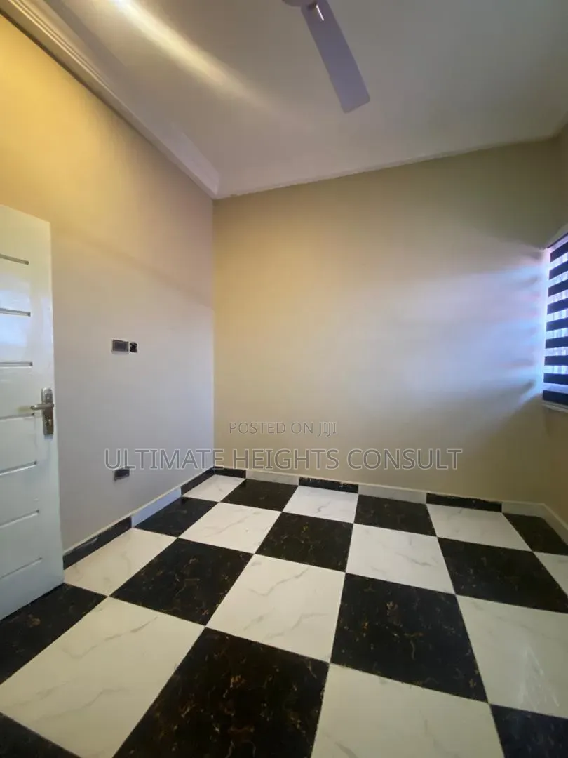 1bdrm Apartment in Dansoman, Round About for rent