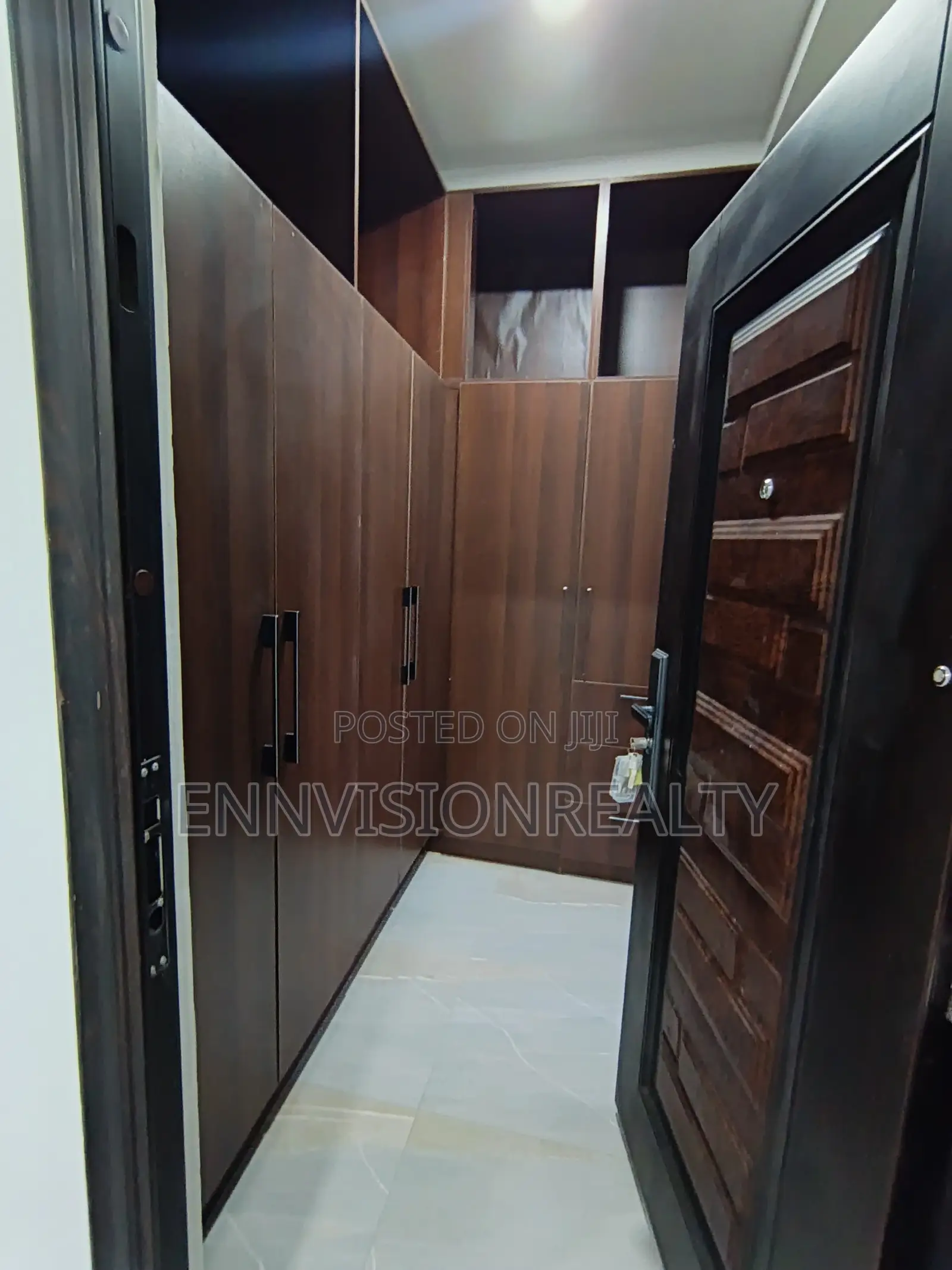 2bdrm Townhouse/Terrace in Post Office Area for sale
