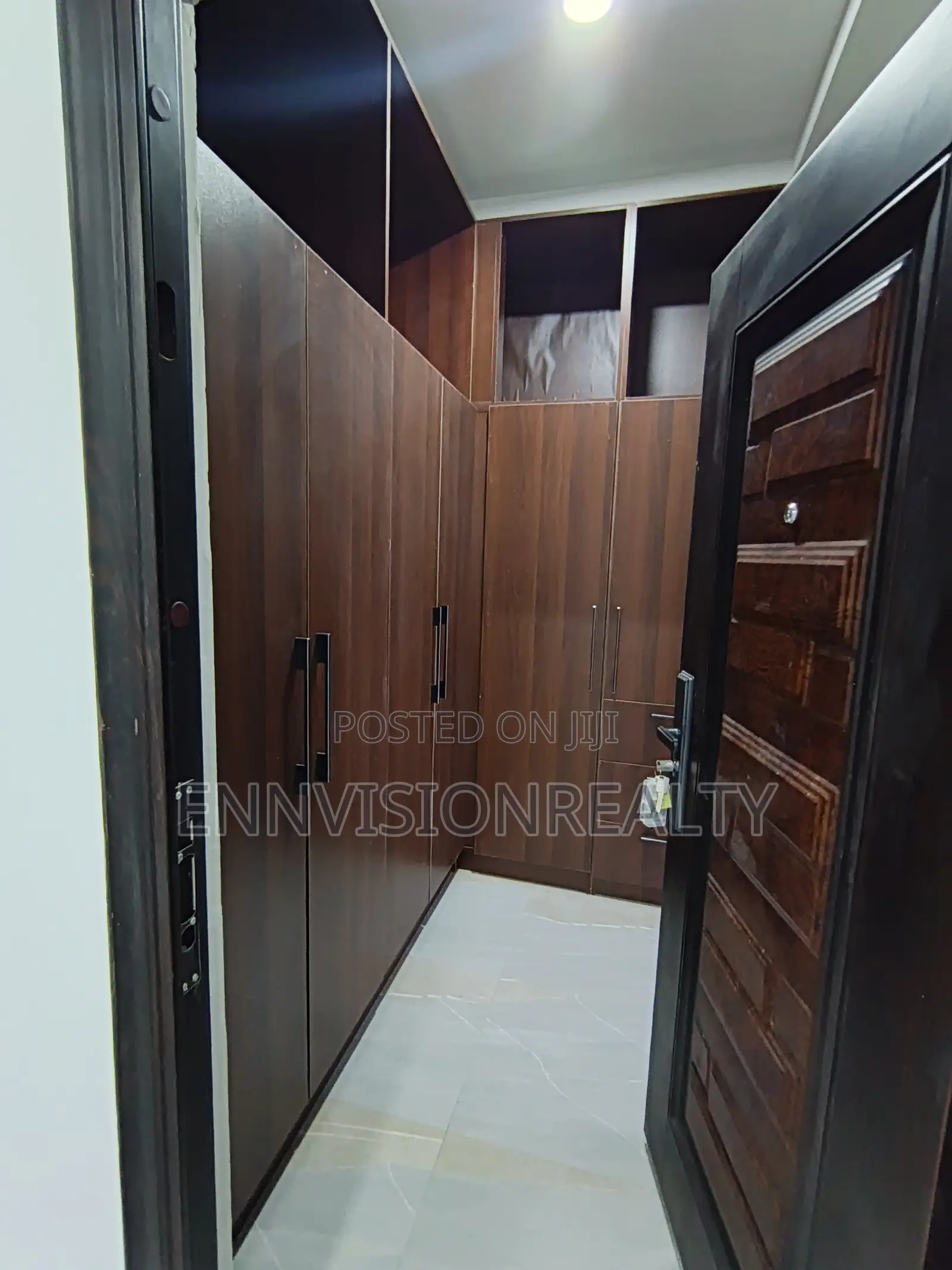 2bdrm Townhouse/Terrace in Post Office Area for sale