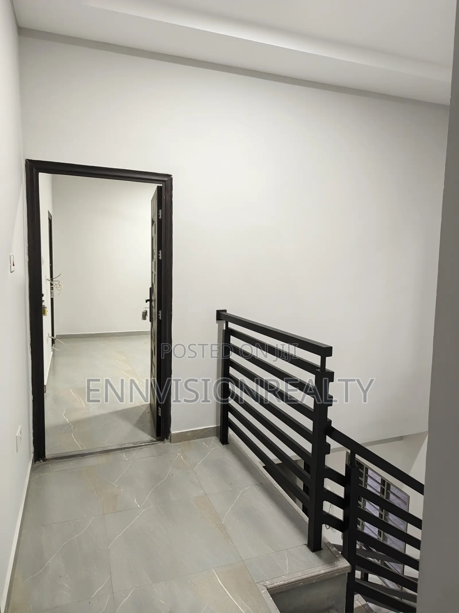 2bdrm Townhouse/Terrace in Post Office Area for sale