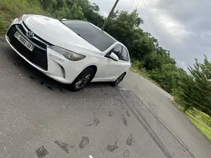 Toyota Camry SE 4dr Sedan (2.5L 4cyl 6A) 2016 White