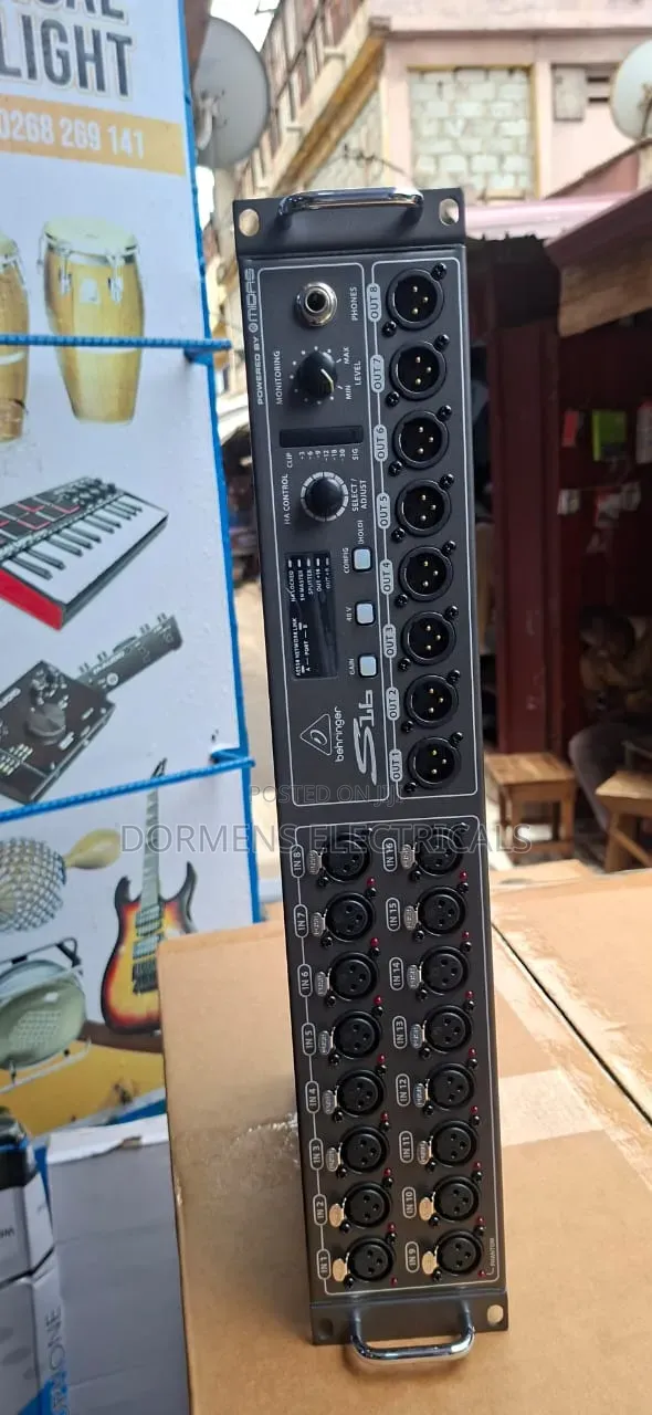 Behringer S16 Stage Box