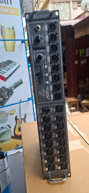 Behringer S16 Stage Box