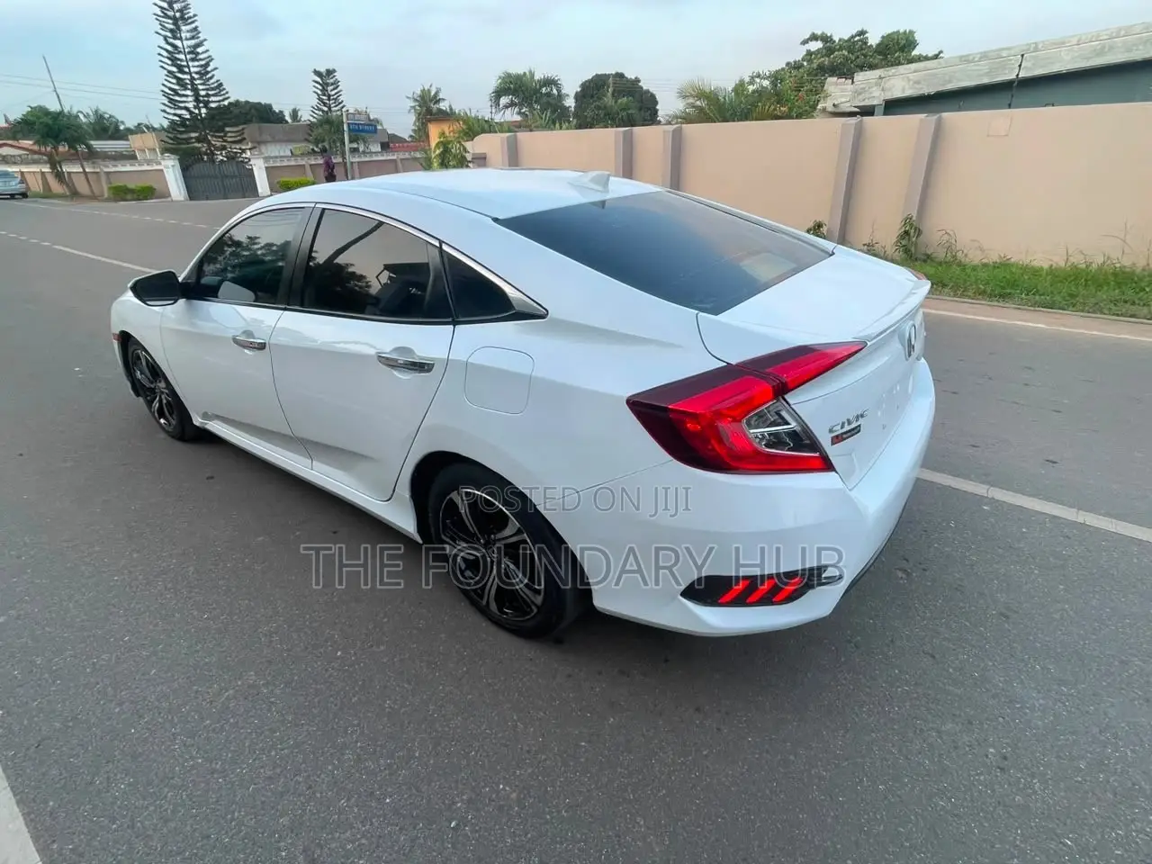 Honda Civic Touring 2dr Coupe (1.5L 4cyl) 2017 White