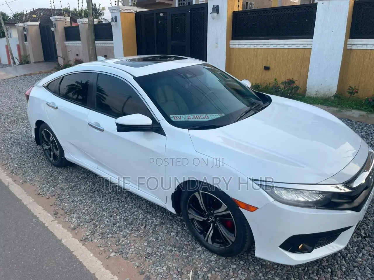 Honda Civic Touring 2dr Coupe (1.5L 4cyl) 2017 White
