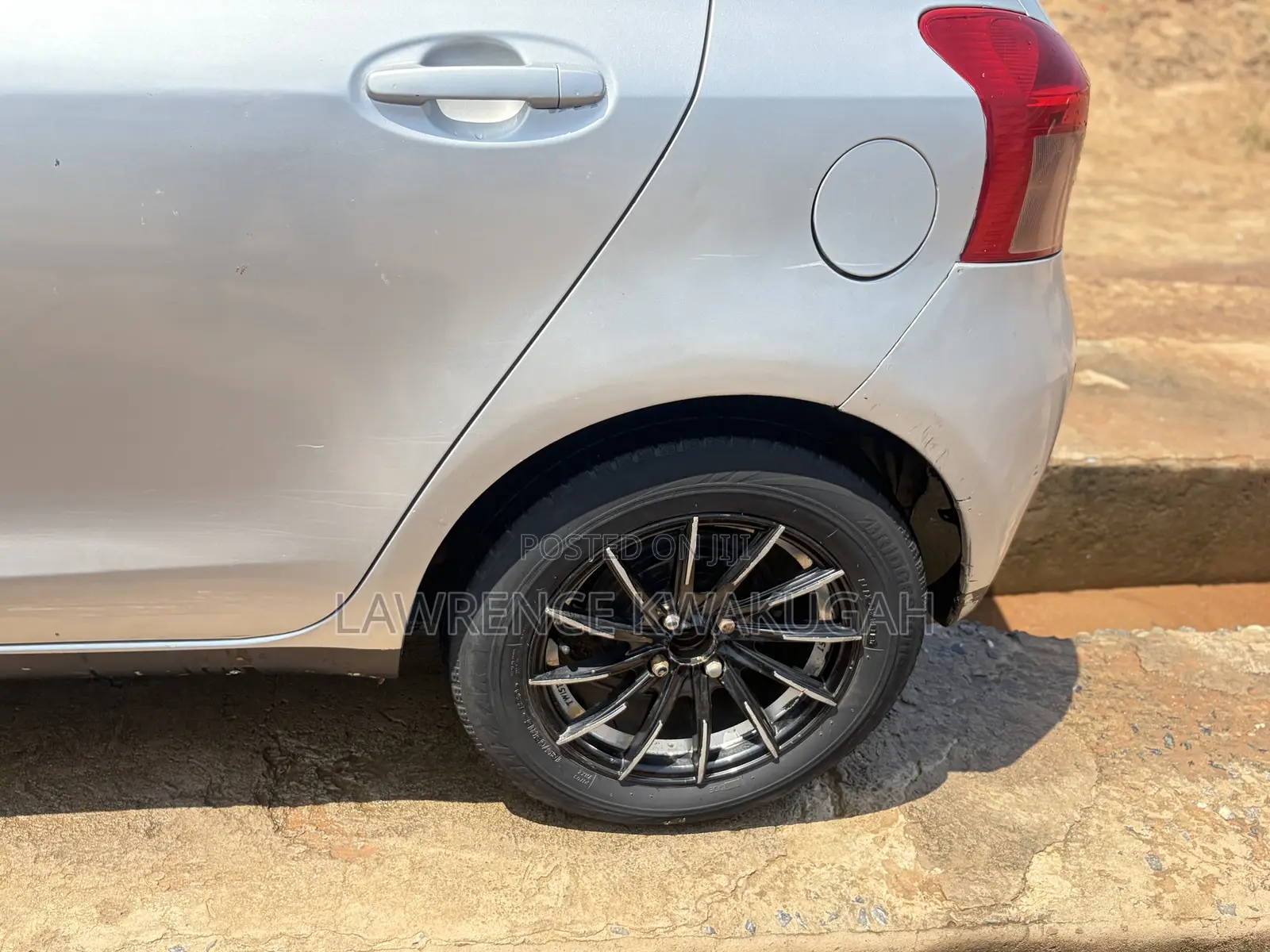Toyota Vitz 2006 Silver