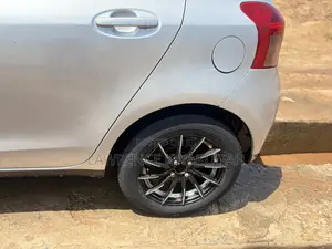 Toyota Vitz 2006 Silver