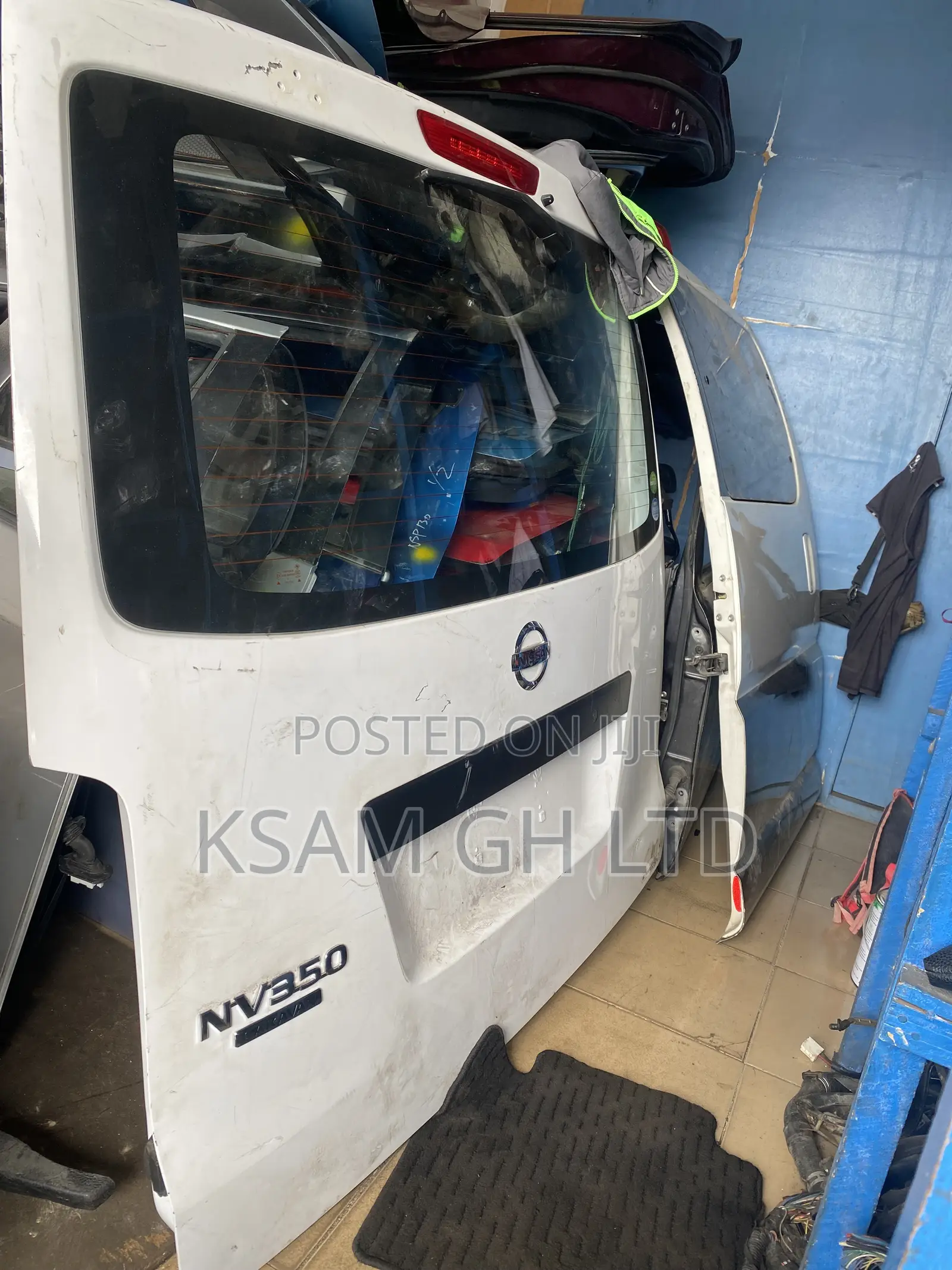 Nissan Caravan NV 350 Boot and Doors