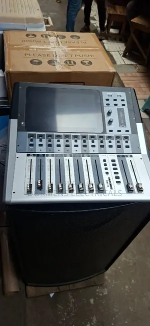 Mackie Dm-20 16 Channel Digital Mixer