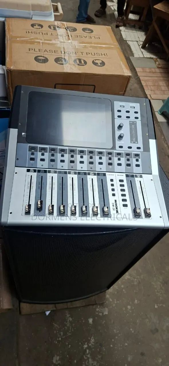 Mackie Dm-20 16 Channel Digital Mixer