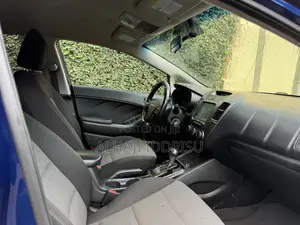 Kia Forte LX Hatchback 2018 Blue