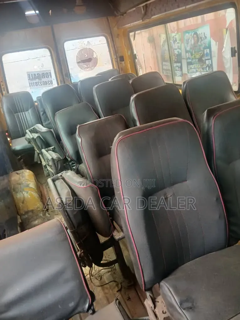 Mercedes-Benz Sprinter 2005 Yellow