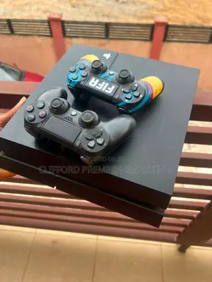 PS4 Standard