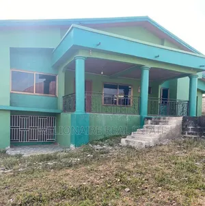 9bdrm House in Sofoline Adoato, Kumasi Metropolitan for sale