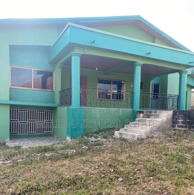 9bdrm House in Sofoline Adoato, Kumasi Metropolitan for sale