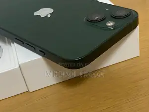 Apple iPhone 13 128 GB Green