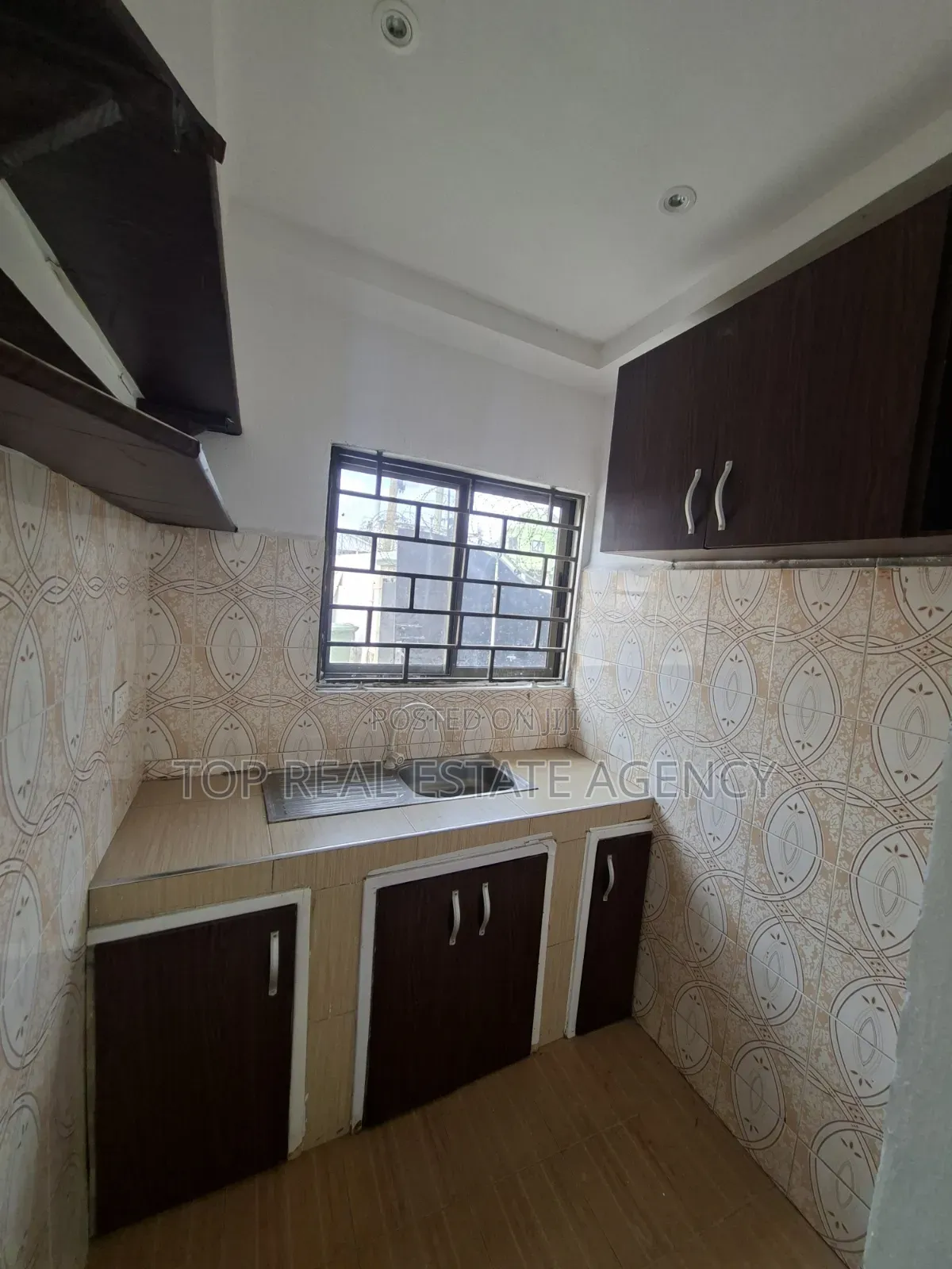 1bdrm Apartment in Winsconsin, North Legon for rent