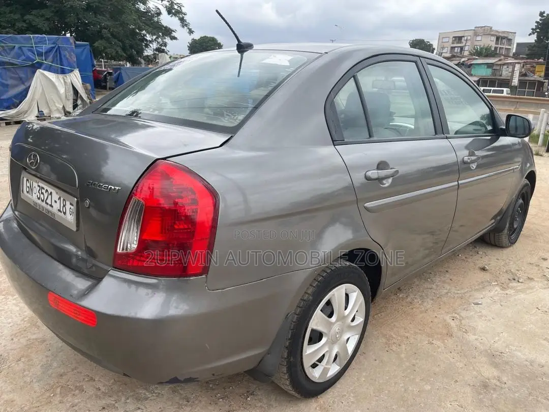 Hyundai Accent 2010 Gray