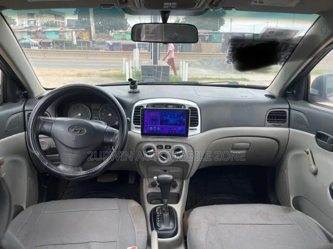 Hyundai Accent 2010 Gray