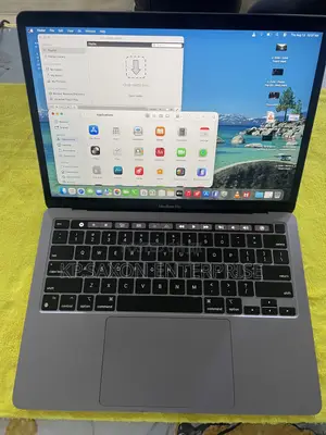 Laptop Apple MacBook 2020 8GB Apple M1 SSD 256GB