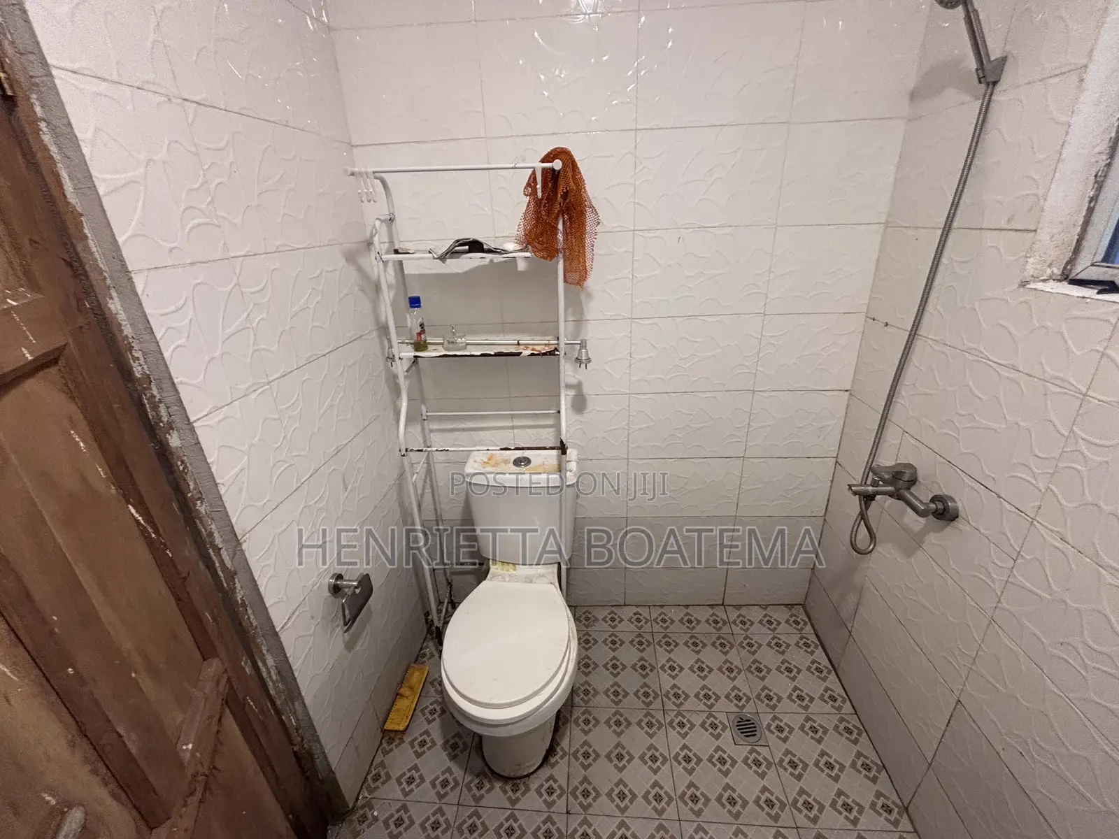 1bdrm Room & Parlour in King Homes, Madina for rent
