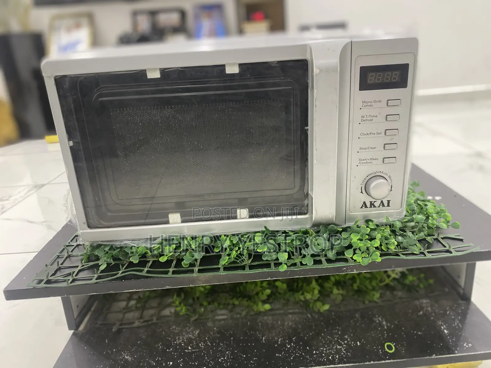 Akai 20L Microwave With Grill