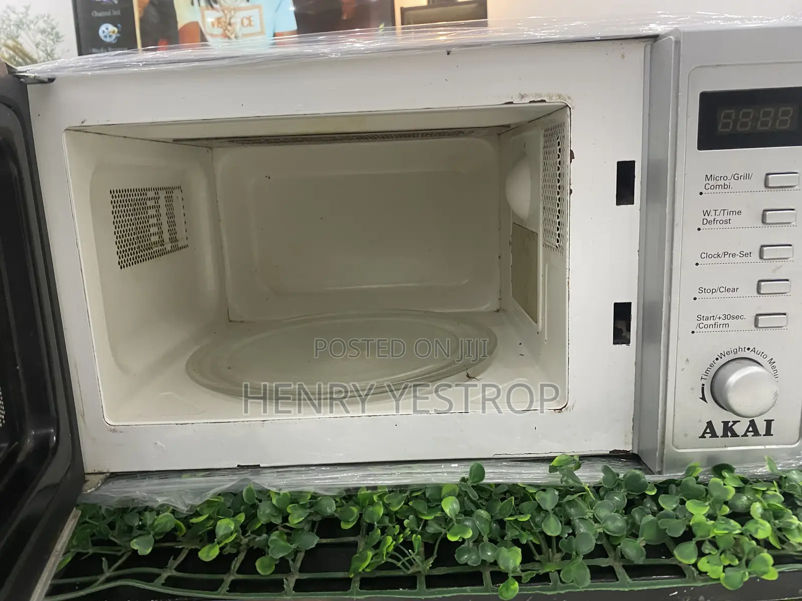 Akai 20L Microwave With Grill