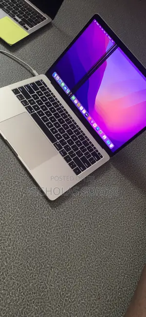 Laptop Apple MacBook Pro 2017 8GB Intel Core i5 SSD 128GB