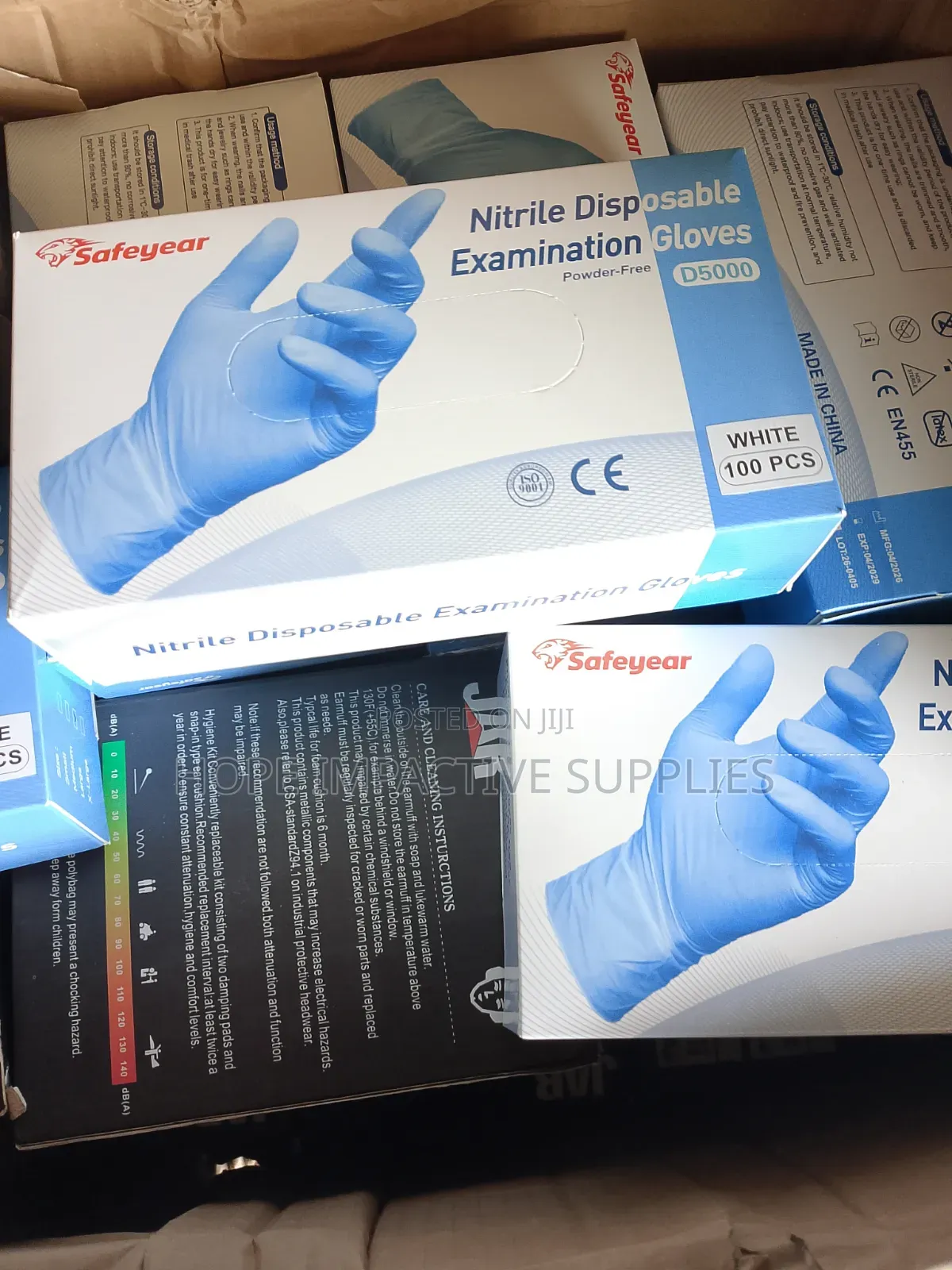 Quality Disposable Examination Nitrile Gloves. (White)<> Safeyear.