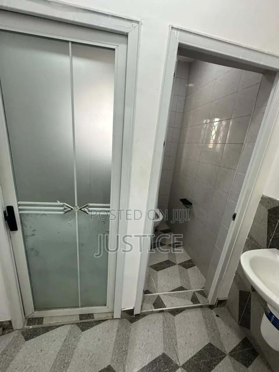 1bdrm Room & Parlour in Pantang, Pentecost for rent