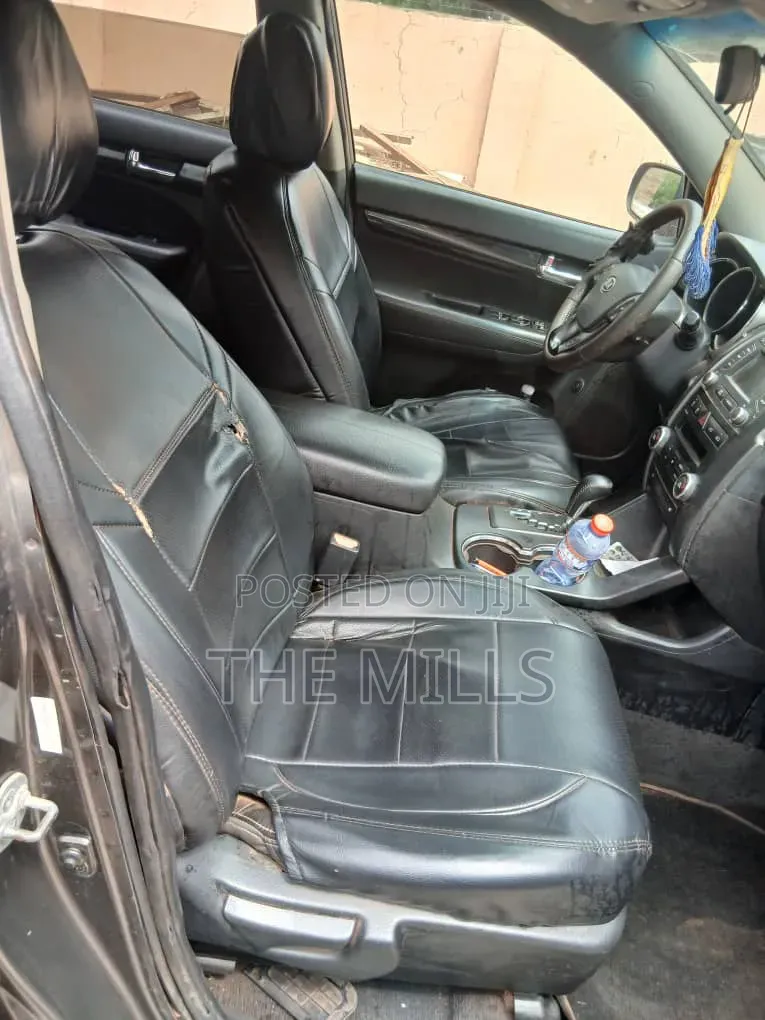 Kia Sorento 2012 Brown
