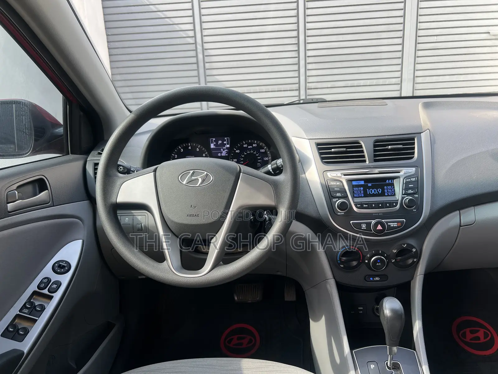 Hyundai Accent SE Sedan 2017 Red
