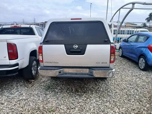 Nissan Frontier 2015 Silver