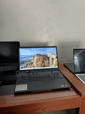 Laptop Dell Inspiron 3542 8GB AMD Ryzen 5 SSD 512GB
