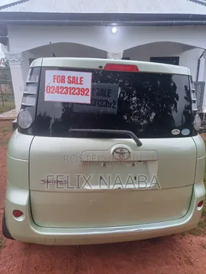 Toyota Sienta 2010