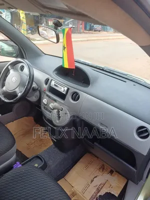 Toyota Sienta 2010