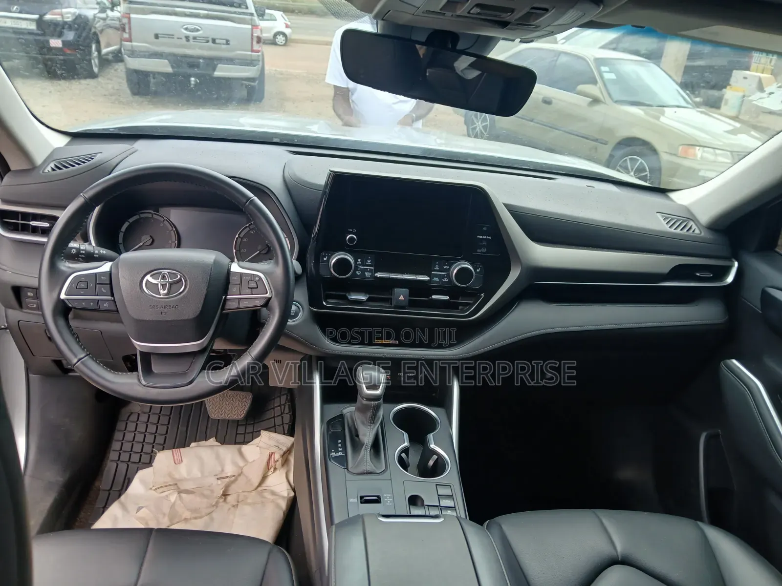 Toyota Highlander 2023 Silver